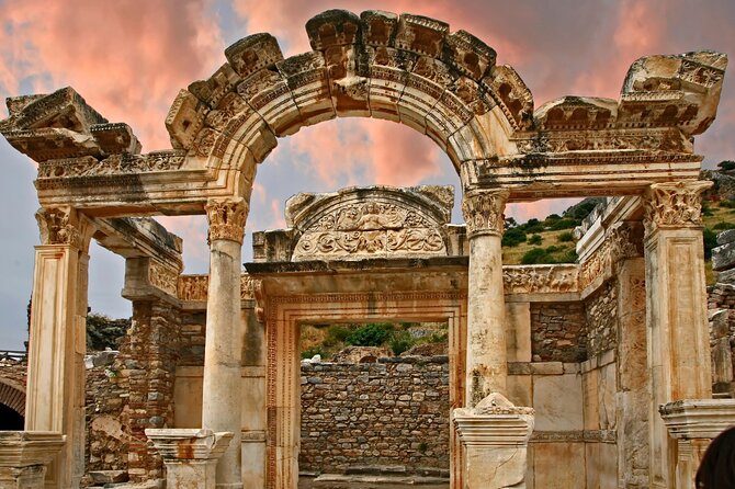 2-Day Private Istanbul to Ephesus Tour by Flight & Hotel - Day 2 Istanbul Orientation: Hagia Sophia to the Grand Bazaar