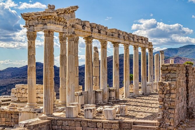 2-Days Gallipoli Troy Pergamon Acropolis Tour From Istanbul to Kusadasi - Day 2: Troy (Truva) Museum first, then the site