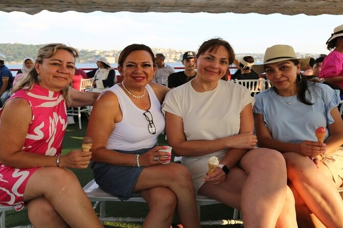 2 Hours Bosphorus Cruise Boat Tour in Istanbul - Audio guide in 11 languages: how to use it without frustration