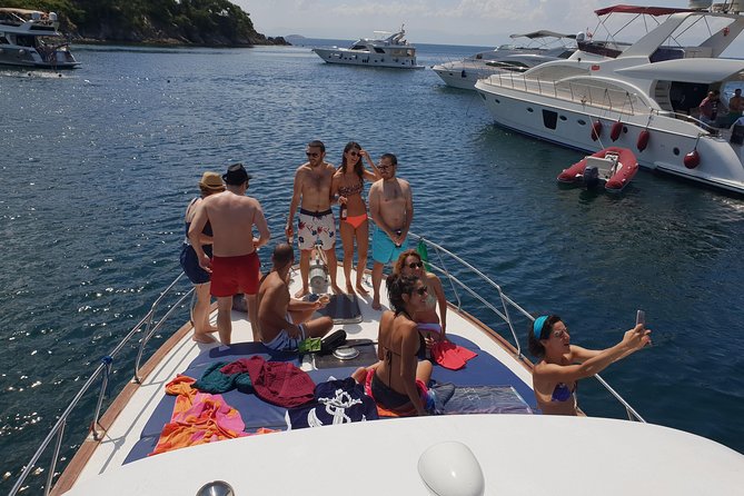 2 - Hours Bosphorus Yacht Cruise - Getting There: Smart Casual Dress and No Private Transportation