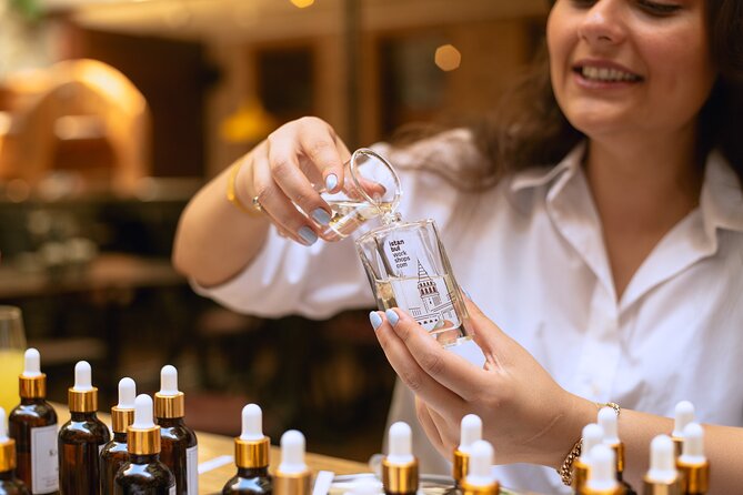 2 Hours Perfume Making Workshop in Istanbul - Getting There: Meeting Point and Cross-City Transit
