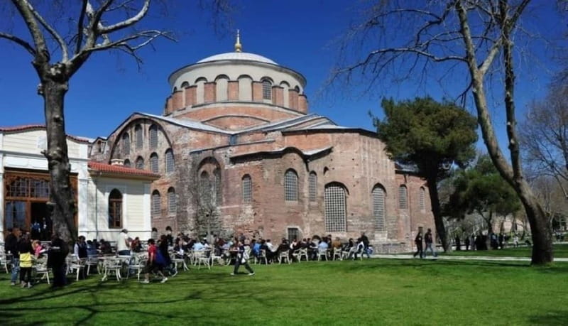 Asia Continent & Topkapı Palace & Harem. Guided, Small group - Lunch area + local shop stop: a short break that helps the rest of the day