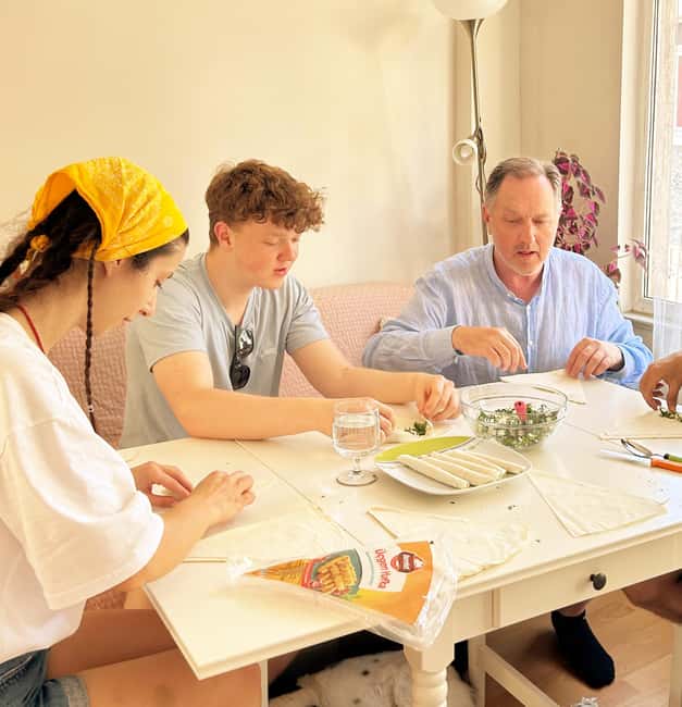 Authentic Turkish Cooking at a Local’s Home in Istanbul - The 3-Hour Flow: Tea, Cooking, Then Sitting Down to Eat