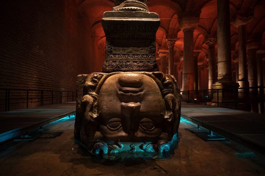 Basilica Cistern, Hagia Sophia, Blue Mosque & Topkapi Palace - Topkapi Palace: Ottoman Power, Courtyards, and Photo Time
