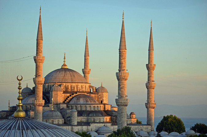 Best of Istanbul Day - A Guide Makes the Difference: English, Warmth, and Local Context