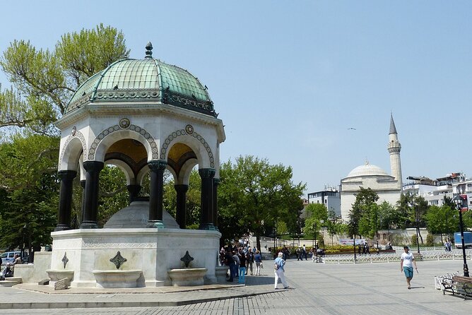 Best of Istanbul: Half-Day Private Guided Istanbul Tour - Stop 5: Misir Carsisi (Spice Market) and what to do with your senses