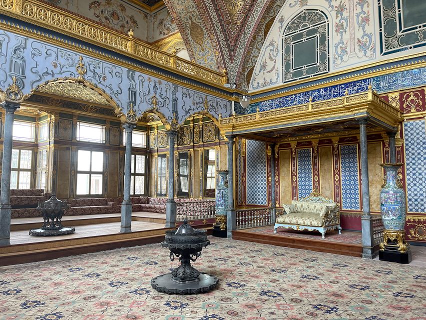Best of Istanbul in 4 Hours with the Must See Highlights - Topkapi Palace upgrade: Ottoman sultans and Bosphorus views in 2 hours