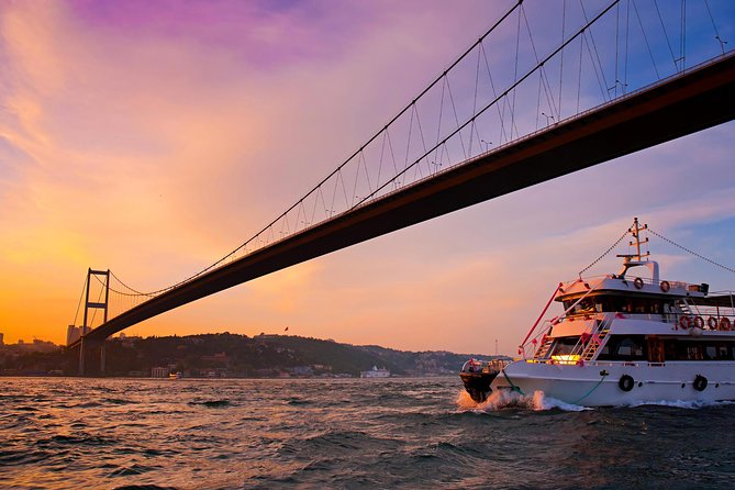 Bosphorus Cruise and Two Continents Tour with Lunch - Rumeli Fortress and Bosphorus Bridge: quick geography wins