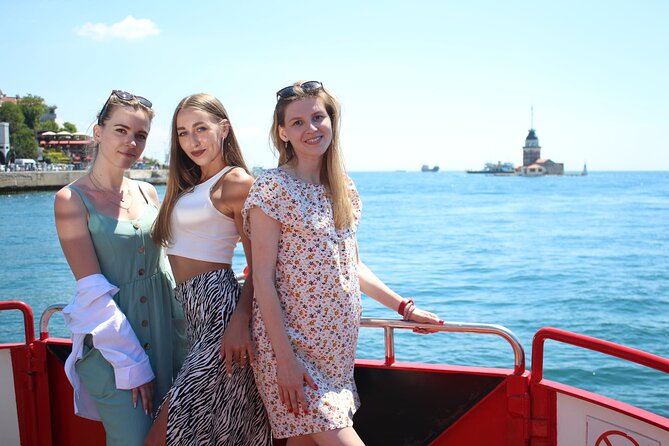 Bosphorus Cruise Boat Tour İstanbul And Golden Horn With Guide - Key Highlights at a Glance