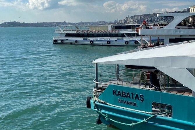 Bosphorus Cruise Tour Istanbul - Crossing Europe and Asia from the water