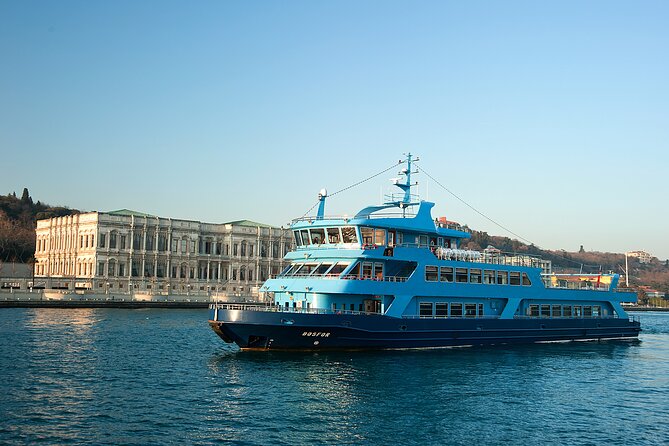 Bosphorus Dinner Cruise & Entertaintment & Private Table & Wi-Fi - Entertainment and dancing: fun if you like a lively room