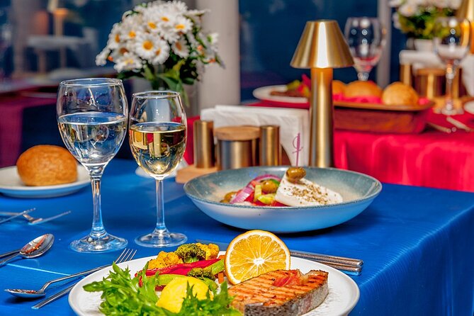 Bosphorus Dinner Cruise & Show with Private Table - Views and comfort: how to make the most of the boat time