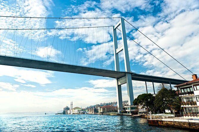 Bosphorus Dinner Cruise & Turkish Night Show (All Inclusive) - Dinner on Board: 3 Courses, Drinks, and Realistic Food Expectations