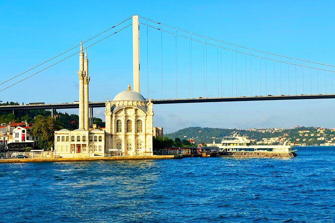 Bosphorus & Golden Horn: Sunset Yacht Cruise with Expert Guide - Rumeli Fortress and the Ottoman defensive view