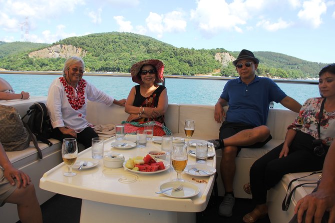 Bosphorus Luxury Lunch Cruise & Black Sea Swimming Experience - Ortaköy, Bebek, and the bridge sequence: Istanbul’s waterfront personality in one run