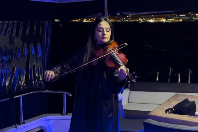 Bosphorus Night Cruise on Luxury Yacht - Onboard Comfort and Service: The Crew Makes the Difference