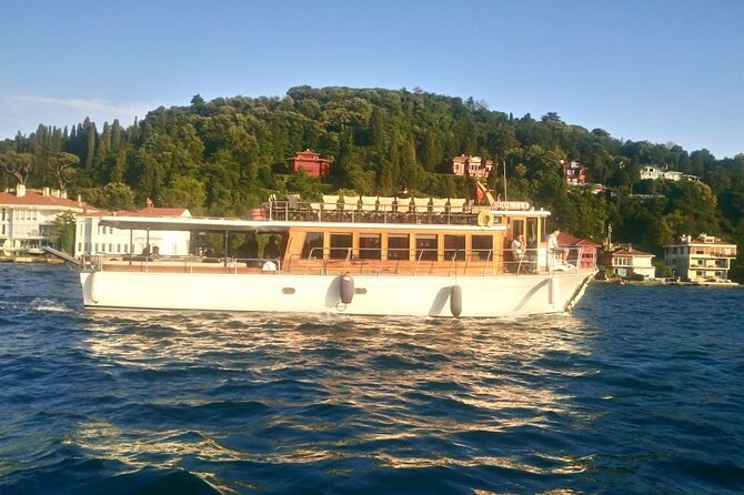 Bosphorus Night Cruise on Luxury Yacht - What the Violin Adds (And When It Works Best)