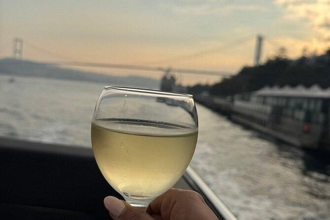 Bosphorus Night Cruise on Luxury Yacht - Practical Tips: How to Get the Best Views and Photos