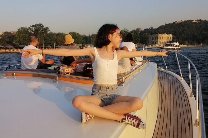 Bosphorus Sunset Cruise on Luxury Yacht with Transfers - Dolmabahçe Palace and Çırağan Palace: Ottoman splendor from the water