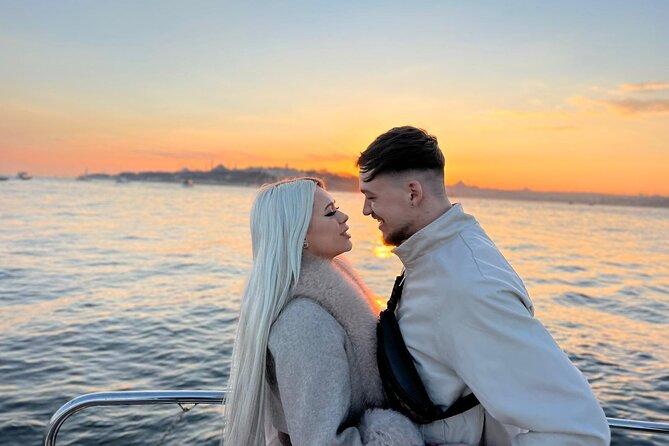 Bosphorus Sunset Cruise with Live Guide on Luxury Yacht - The 2.5-hour route: Europe to Asia in photo-friendly chunks