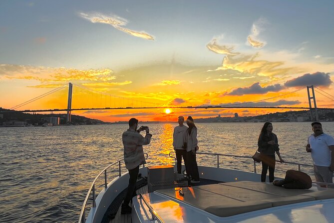 Bosphorus Sunset Yacht Cruise with Snacks and Live Guide - The onboard treats: lemonade, fruit, canapés, and baklava cookies