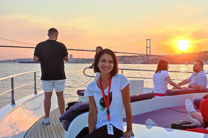 Bosphorus Sunset Yacht Experience: Istanbul’s Best - Where the “small touches” really win: photos, pacing, and sound
