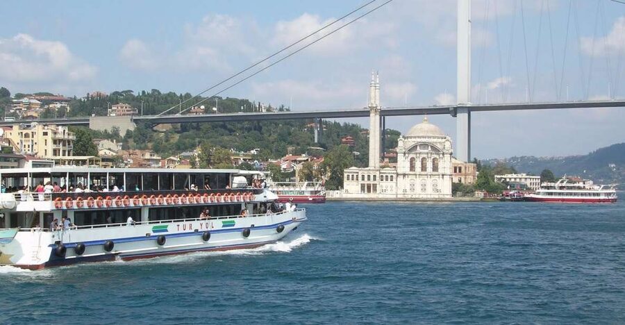 Bosphorus Tour With Lunch - Europe and Asia in 5 Hours: What This Bosphorus Tour Really Gives You