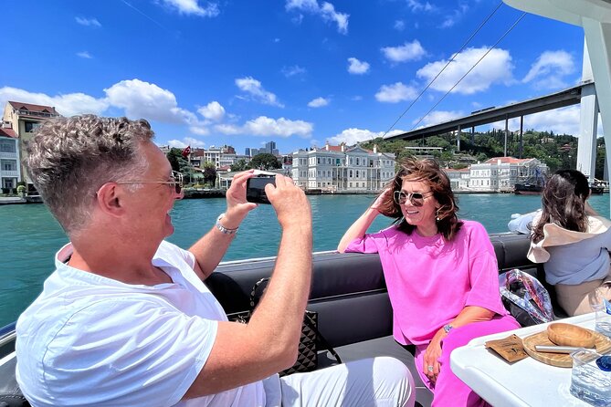 Bosphorus Yacht Cruise with Stopover on the Asian Side - (Morning or Afternoon) - Meeting at Dolmabahçe, then cruising out: logistics that reduce stress