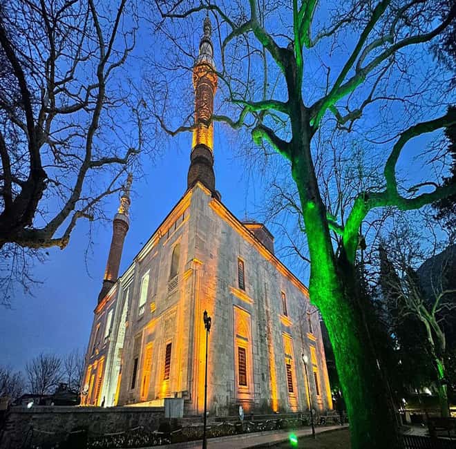 Bursa Uludag Tour with Lunch & ( Cable Car option ) - The historic Bursa core: plane tree, bath-to-souvenir shop, Yeşil Mosque, Yeşil Tomb