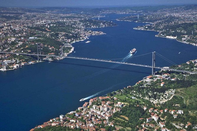 Bus and Boat Two Continents Tour in Istanbul - Camlica Hill lunch: panoramic Istanbul with a pause built in