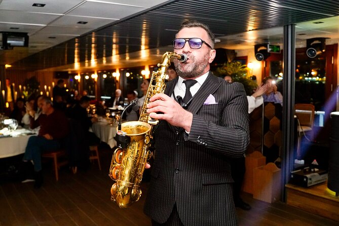 Butalux - Bosphorus Luxury Dinner Cruise - Private table vs. crowded boat realities