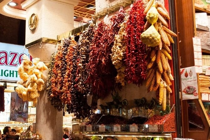 Carpets, Rugs and Kilims bazaar, Grand Bazaar and Egyptian Bazaar - Vezir Han Caravanserai: Carpets and Kilims With Context