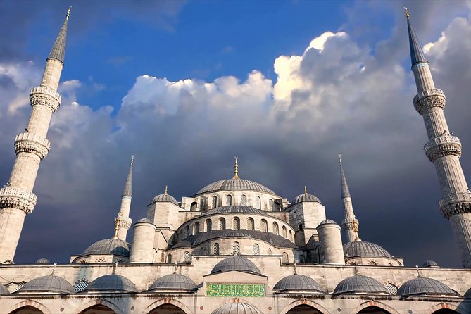 Classic Istanbul Tour Blue Mosque, Hippodrome, Hagia Sophia and Topkapi Palace - Hippodrome of Constantinople: why that square matters