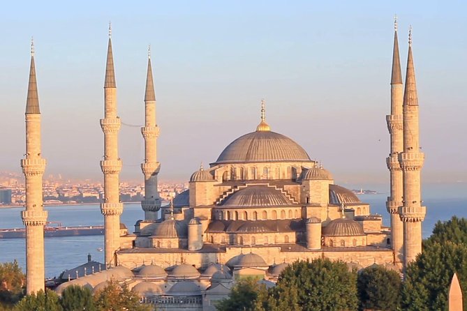 Classic Istanbul Tour Blue Mosque, Hippodrome, Hagia Sophia and Topkapi Palace - Blue Mosque (Sultan Ahmed Mosque): a quick stop with big payback