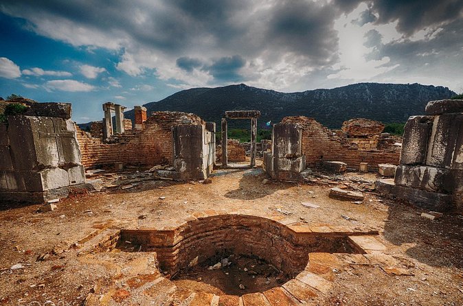 Daily Ephesus Tour from Istanbul by Flight - Grand Theatre, Odeion, and How Ephesus Funneled Crowds