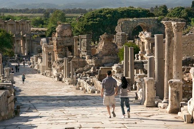 Daily Small Group Ephesus Tour From Istanbul by Flight - The House of the Virgin Mary: faith tradition and a full hour