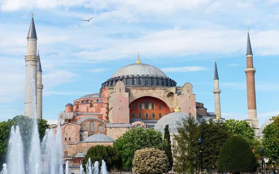 Discover Istanbul Tour: Hagia Sophia to Bosphorus Views - Key Things That Make This Tour Work Well
