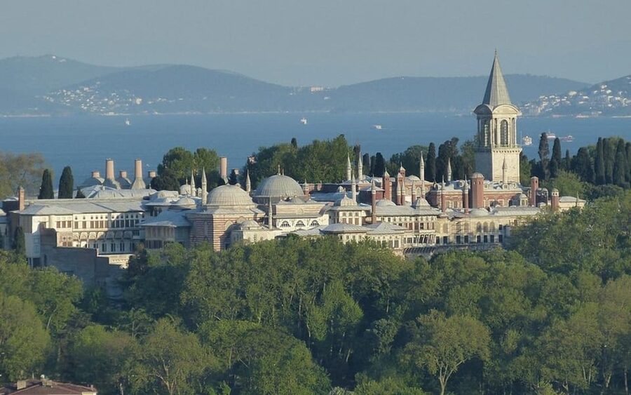 Discover Istanbul Tour: Hagia Sophia to Bosphorus Views - Topkapi Palace: Where the Route Needs Time Management
