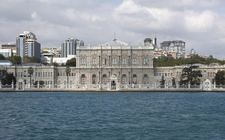 Discover Istanbul Tour: Hagia Sophia to Bosphorus Views - Galata Tower and Taksim Square: Pick Your View, Then Keep Moving