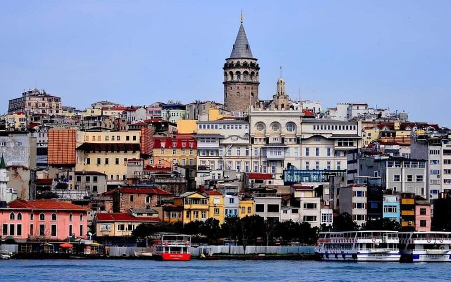 Discover Istanbul Tour: Hagia Sophia to Bosphorus Views - Dolmabahçe Palace: Power, Precision, and Time to Look Closely