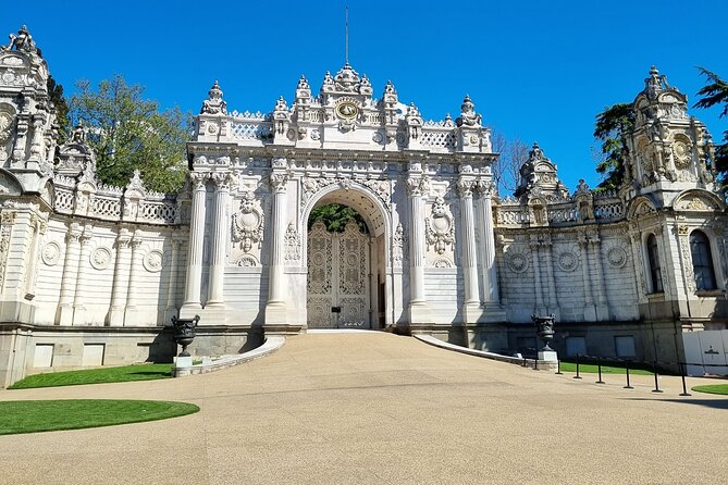 Dolmabahçe Palace and Sunset Tour on Luxury Yacht - Getting on the yacht: luxury comfort and the small-group advantage
