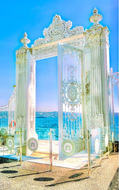 Dolmabahce Palace Ticket & Bosphorus Boat Tour Experience - Dolmabahçe Palace: Ottoman Power in Crystal and Gold