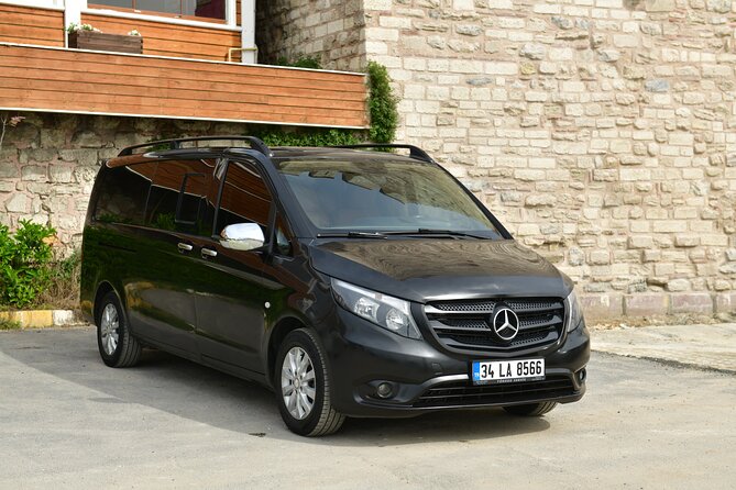 Economic Istanbul Airport Shuttle - Inside the vehicle: comfort, cleanliness, and driver behavior