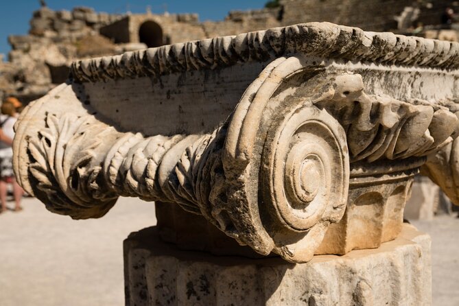 Ephesus Day Trip from Istanbul by plane - Bibliotheque de Celsus: a focused 30-minute hit on a major Ephesus landmark