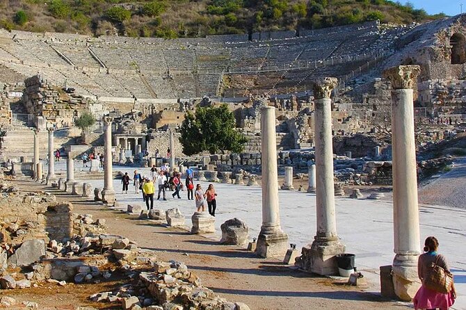 Ephesus Tour from Istanbul by Flight - Selçuk lunch: a real break in the middle of the day