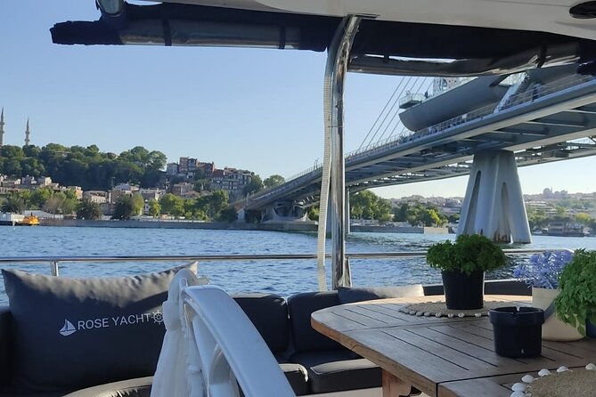 Exclusive Luxury Yacht Bosphorus Sightseeing Cruise in Istanbul - Bosphorus cruise on a yacht: the best way to read Istanbul