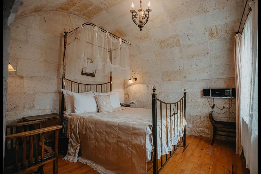 From Istanbul: 2-Day Cappadocia Trip w/ Flight and Transfers - Çavuşin and Red Valley: a 2 km walk that slows you down