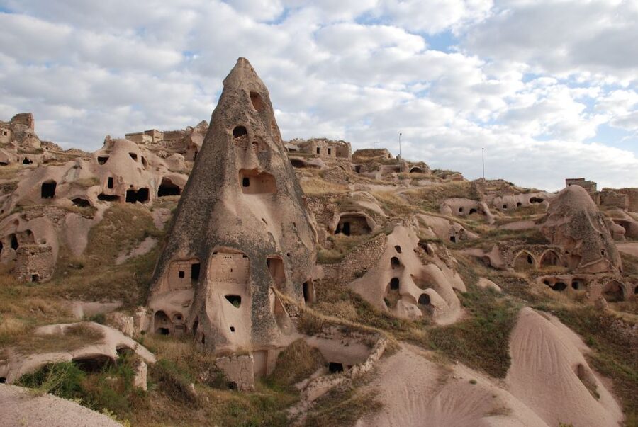 From Istanbul: 3-Day Cappadocia Tour with Balloon Ride - Your stay: luxury cave hotel and what it really buys you
