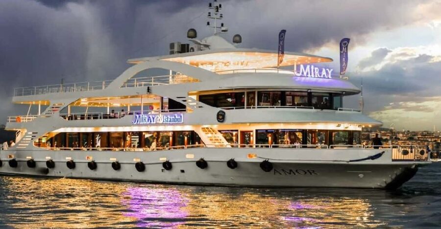 From Istanbul: Bosphorus Dinner Cruise Tavern & World Show - Photo Moments: What to Shoot Without Needing a Walking Tour