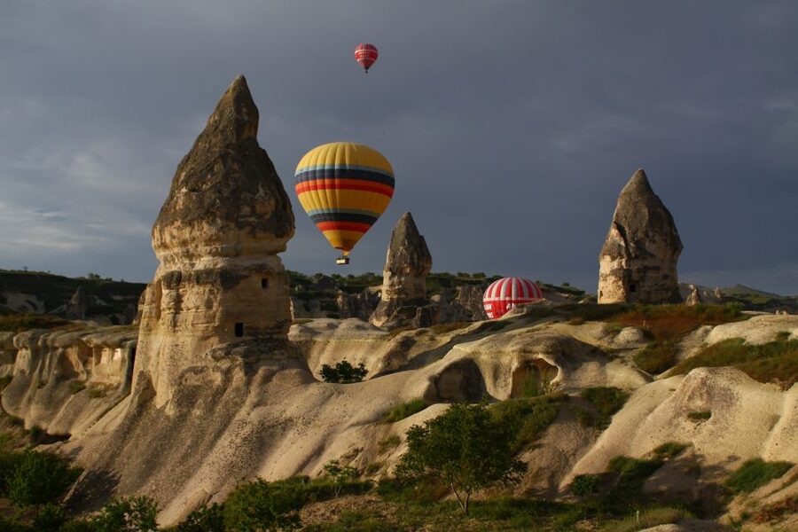 From Istanbul: Cappadocia Highlights 2-Day Tour with Balloon - Uçhisar Castle, Göreme, and Zelve: rock villages with big views